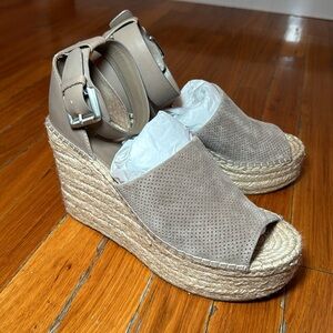Marc Fisher Adalyn Suede Saddle Espadrille Wedge Sandals Sand Dollar size 9